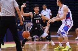 bsports体育-CBA联赛将迎来历史性变革，引进外籍球员成立全明星队伍，中国篮球能否迎来新的飞跃？_