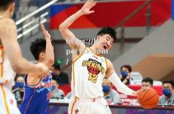 bsports体育-CBA半决赛首战，广东战胜新疆取得开门红_2020年cba半决赛广东对北京第三场视频