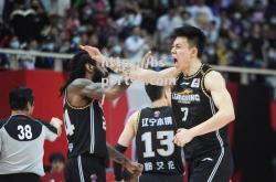 bsports体育-辽宁男篮5场全胜，稳坐cba榜首位置